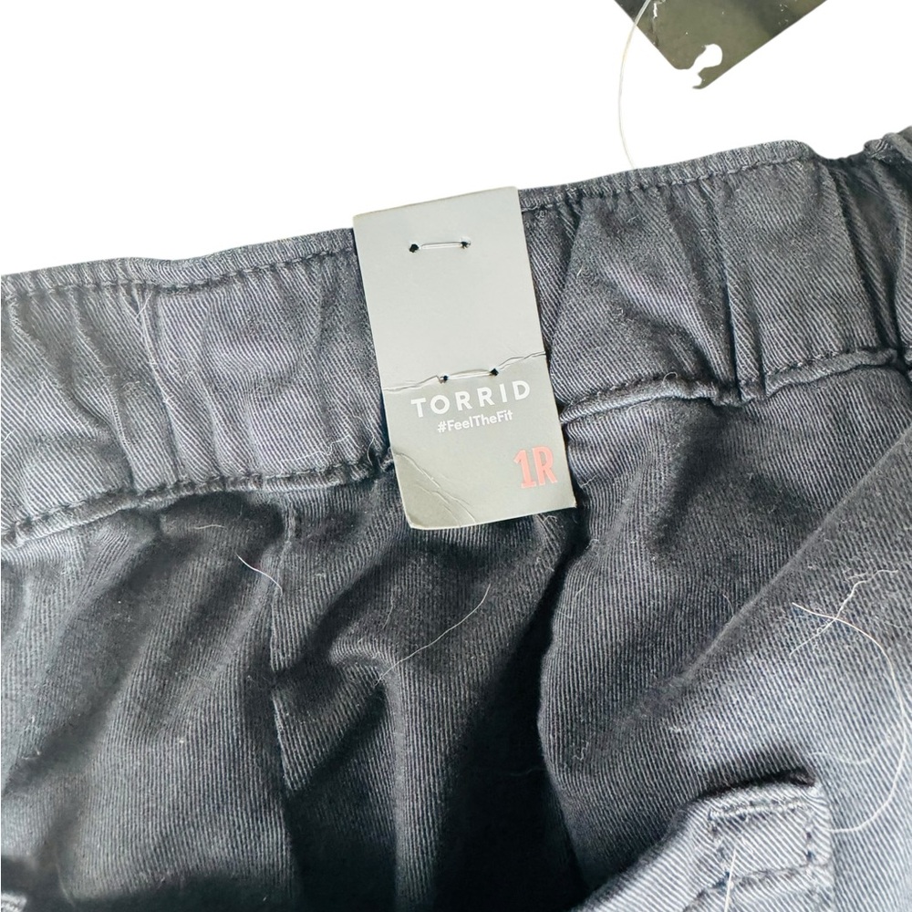 Woman’s Torrid Black Pants Size 1R - Picture 2 of 5